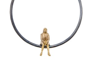 egen tid guld halsband,nära