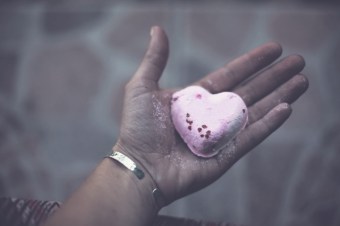 att vara någons fru,silverarmband