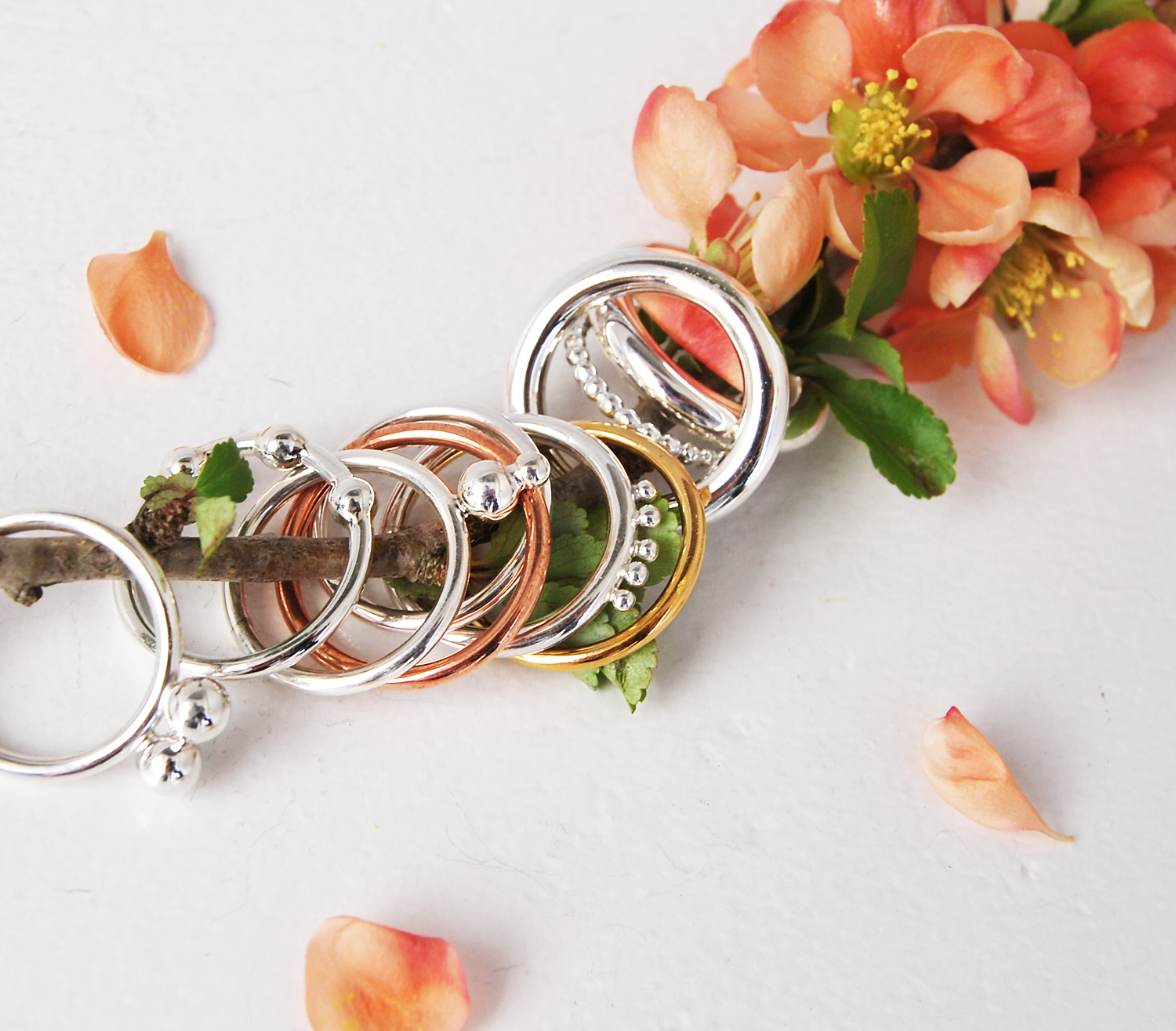 ringar kombination,smala ringar,close